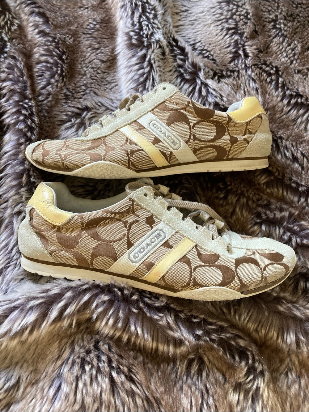 Coach Signature Logo Low-Top Tennis Shoe Sneakers with Blue and Cream Accents